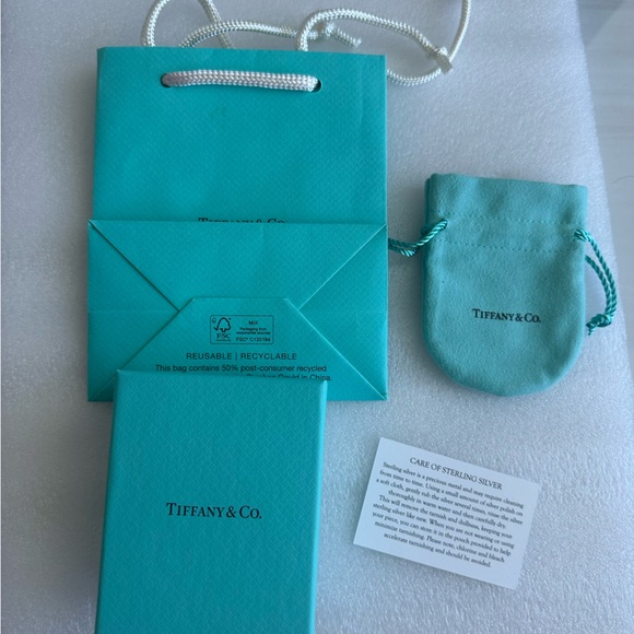 Gift box set 
Necklace box 3” x 3 1/2”
Bag 5” x 6”
Pouch 3” x 3 1/2” - Picture 3 of 6